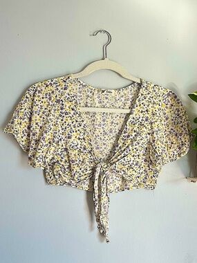 🩷REWIND FLORAL SHORT SLEEVE TIE KNOT CROP TOP SUMMER TRENDING SIZE MEDIUM